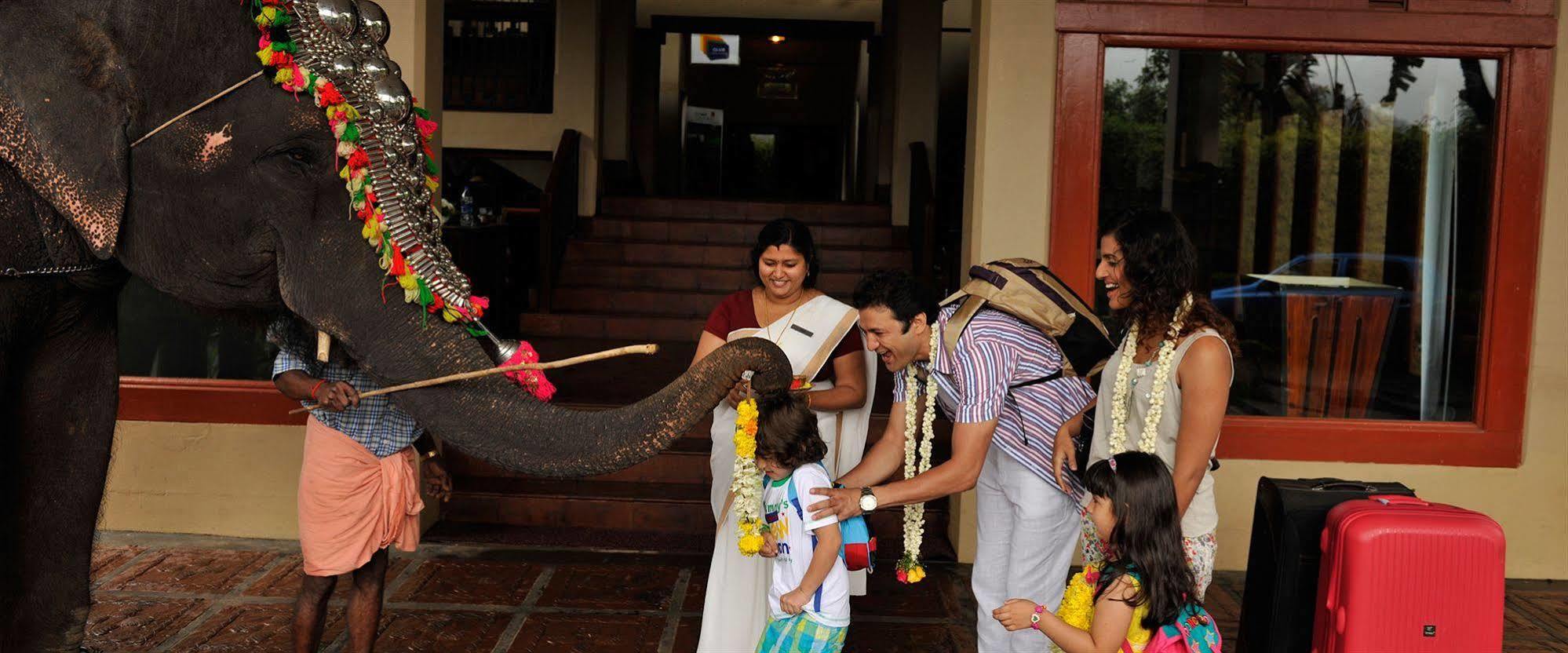 Club Mahindra Thekkady Ξενοδοχείο Εξωτερικό φωτογραφία